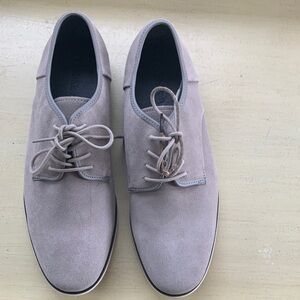 Men’s Calvin Klein size 10 like new Suede
Dressy ,casual Oxford shoes new
